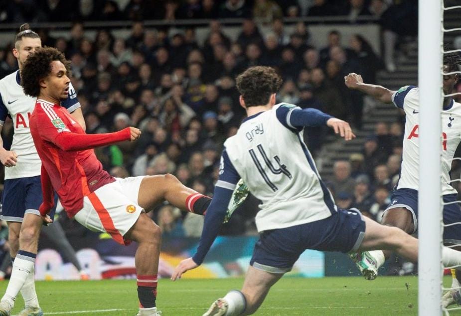 Tottenham Hotspur Singkirkan Manchester United dalam Duel Blunder 4-3 di Perempat Final Carabao Cup